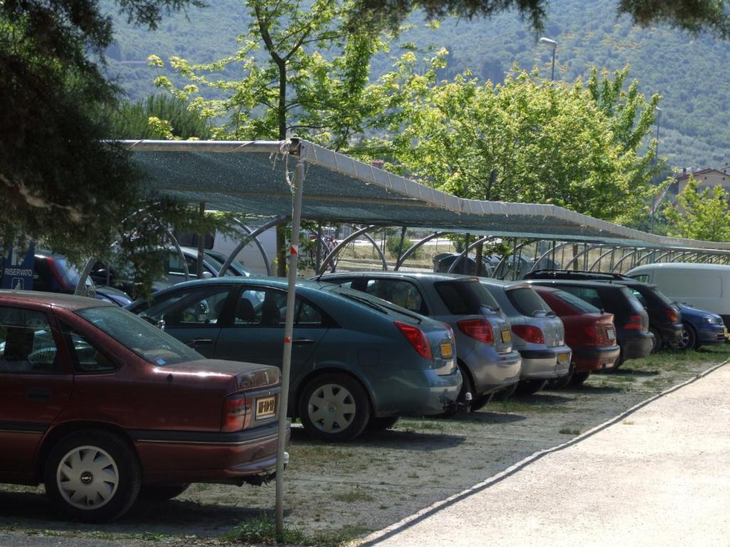 易达捷村露营地 SantʼArcangelo 外观 照片